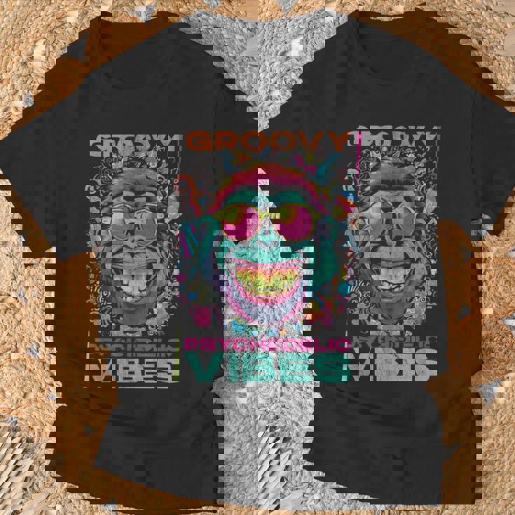 クールなエイプ。グルーヴィーなサイケデリックな雰囲気。 Tシャツ 高齢者への贈り物