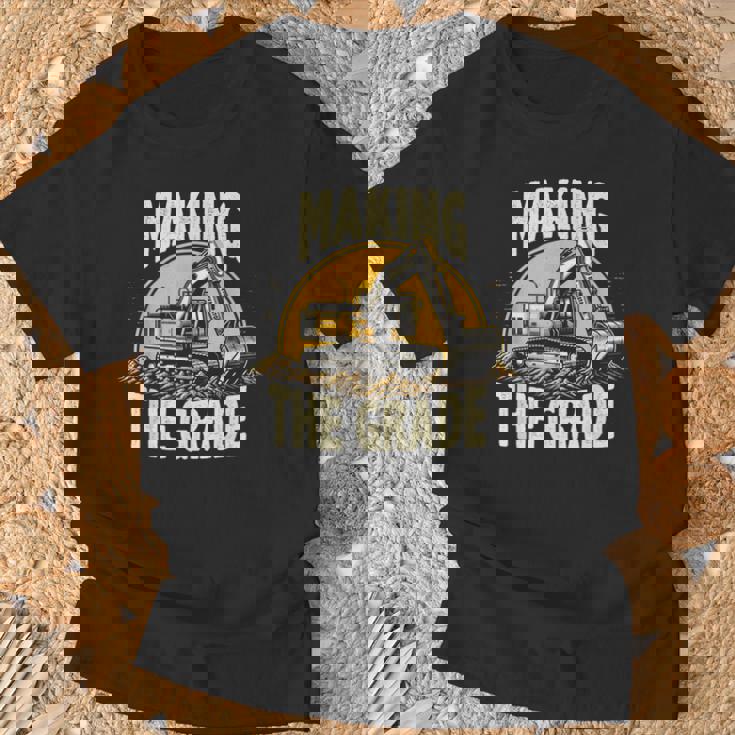 グレードトラックホー掘削機グレーディング請負業者を作る Tシャツ 高齢者への贈り物