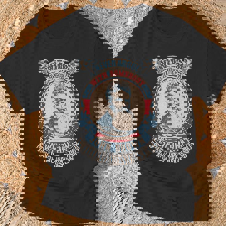 ジョン・ブラウンがヴィンテージを撃っただろう誰かと決して議論しないでください 長袖tシャツ Tシャツ 高齢者への贈り物