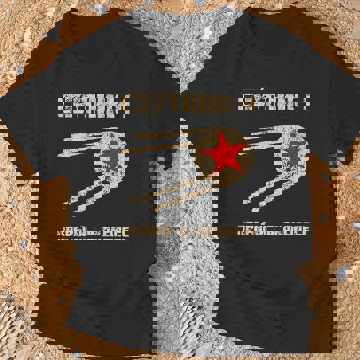 スプートニク1号、宇宙初のレトロビンテージロシア語テキスト 長袖tシャツ Tシャツ 高齢者への贈り物
