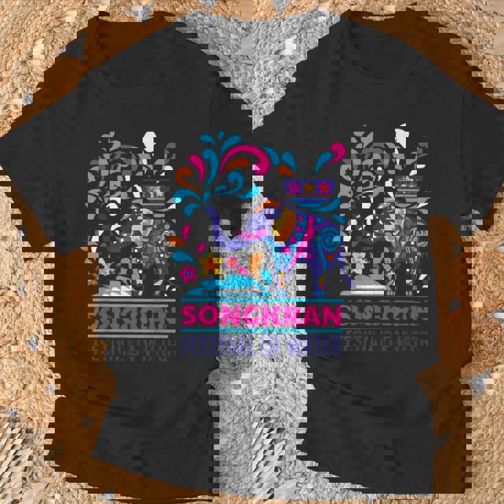 タイ ビーチ ソンクラーン サムイ島 ヤシの木 パタヤ プーケット バンコク お土産 マッサージ トゥクトゥク 寺 仏 Tシャツ 高齢者への贈り物