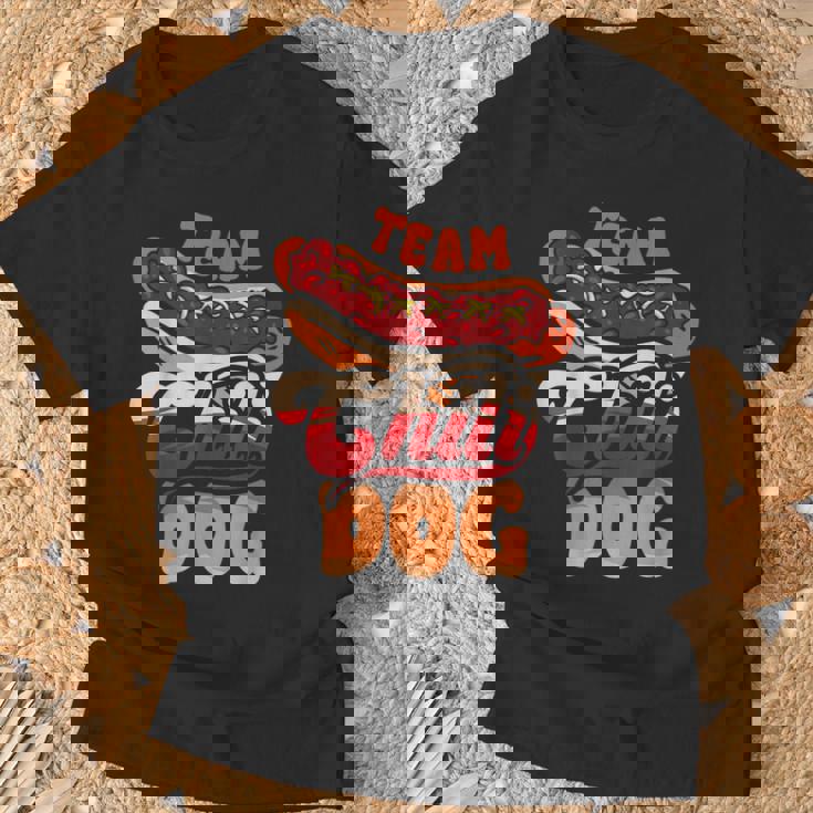 チーム・チリ・ドッグ 面白いチリコンカーン ホットドッグ好きのフードトラック Tシャツ 高齢者への贈り物