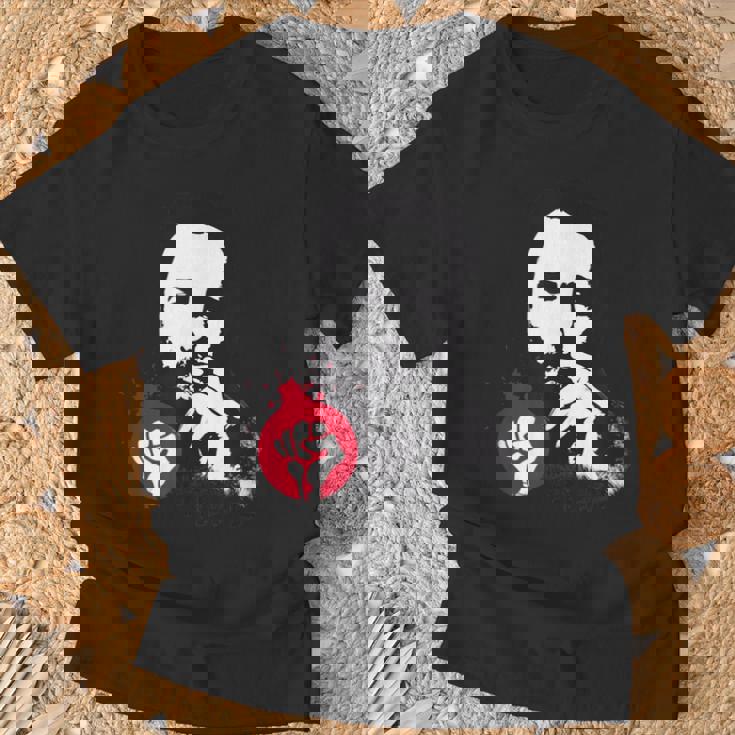 フィデル・カストロ・キューバ革命拳戦闘デモ Tシャツ 高齢者への贈り物