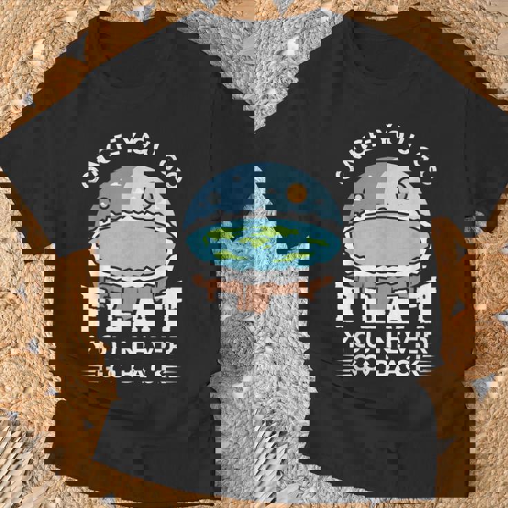 フラットアースデザインのアイデア 一度行けばフラット陰謀論 Tシャツ 高齢者への贈り物