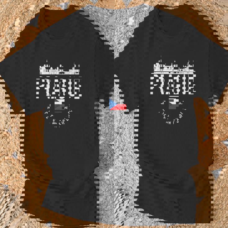 プラハ スカイライン チェコ共和国 国旗 プライド お土産 Tシャツ 高齢者への贈り物