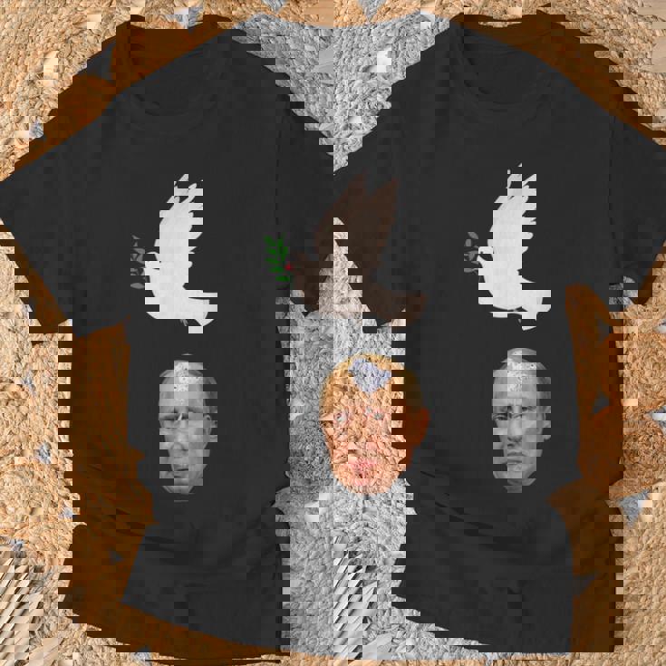 プーチンの頭に平和の鳩の糞、世界は平和を望んでいる Tシャツ 高齢者への贈り物