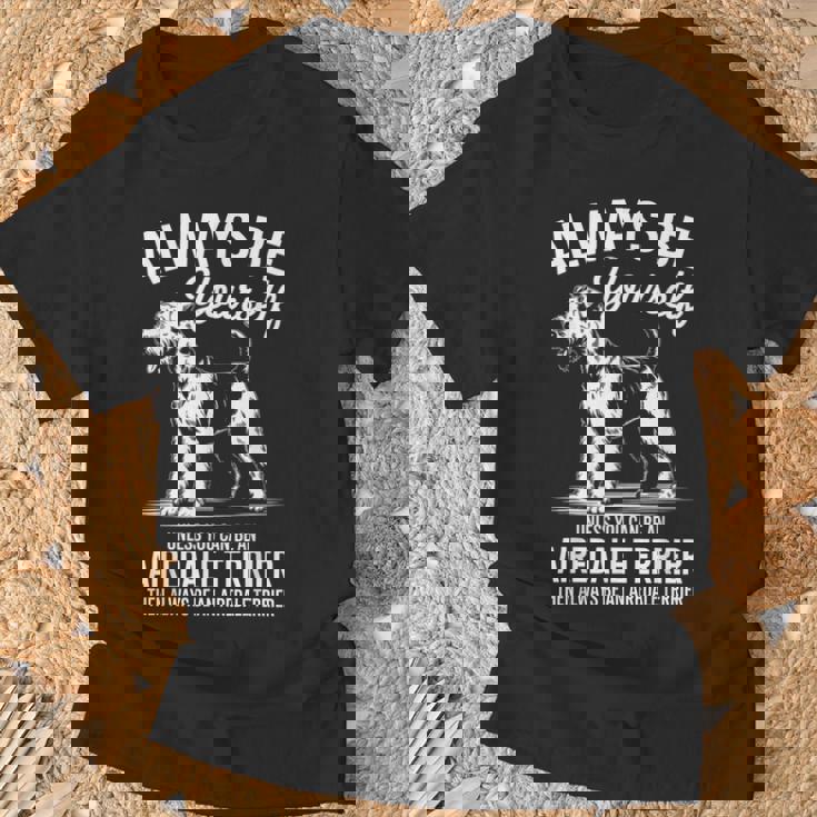 ベイ・アン・エアデール・テリア、ファニー・エアデール・テリア Tシャツ 高齢者への贈り物