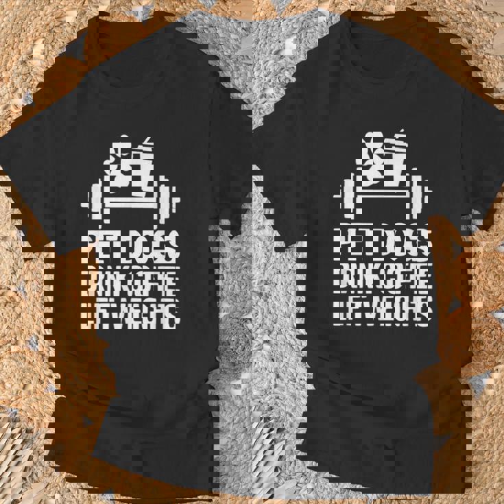 ペット 犬 ドリンク コーヒー リフト ウェイト 面白い ジム ワークアウト Tシャツ 高齢者への贈り物
