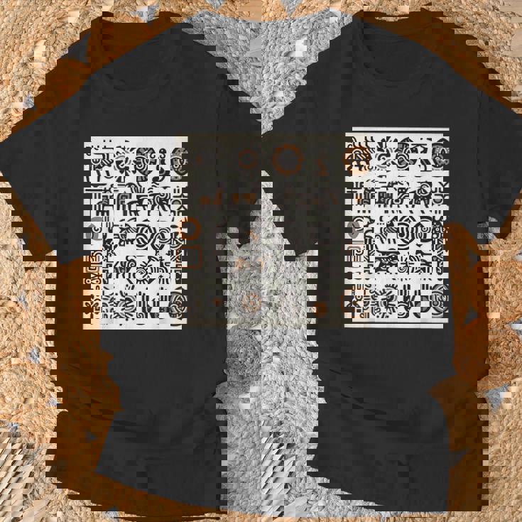 ペトログリフロックの彫刻ネイティブアメリカン Tシャツ 高齢者への贈り物