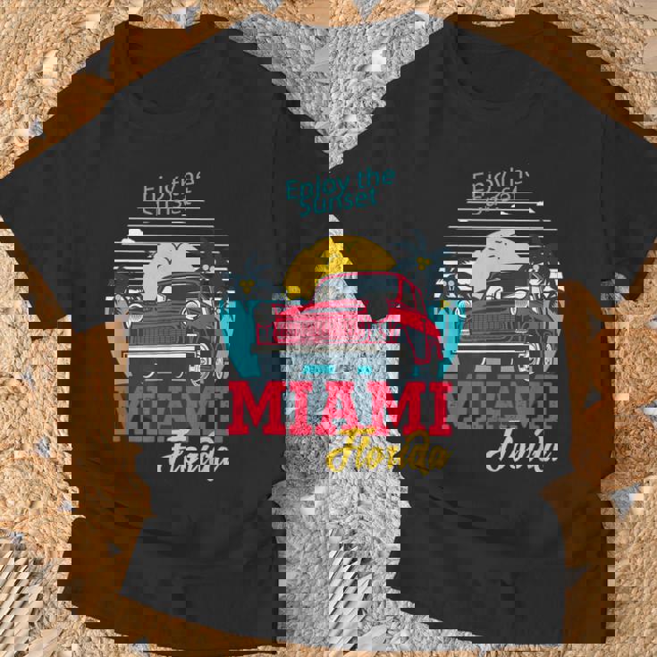 マイアミビーチtシャツ、マイアミ半袖グラフィックデザイン。 Tシャツ 高齢者への贈り物