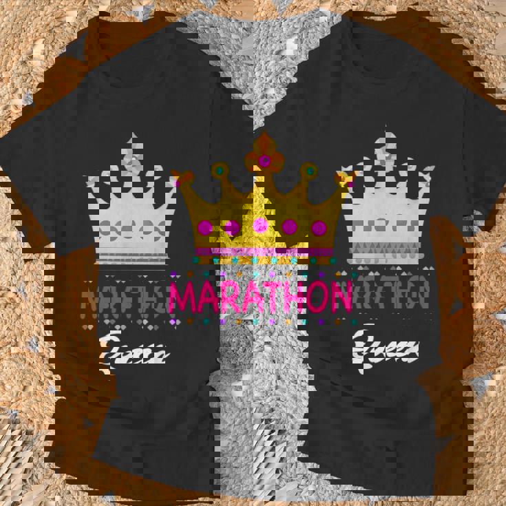 マラソン クイーン ランナー ランニング マラソン 好き 面白い Tシャツ 高齢者への贈り物