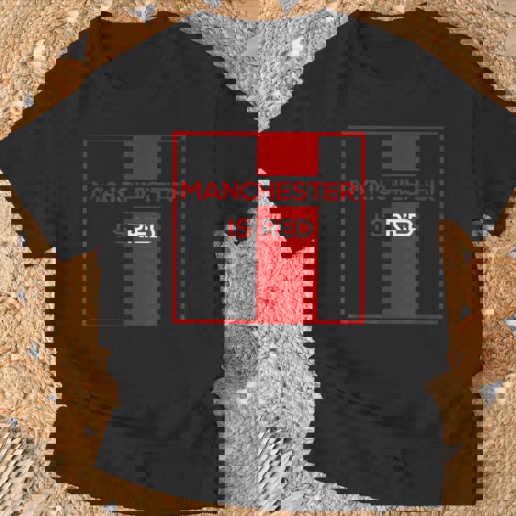 マンチェスター・イズ・レッド・ファニー・ユナイテッド・フットボール・サポーター Tシャツ 高齢者への贈り物
