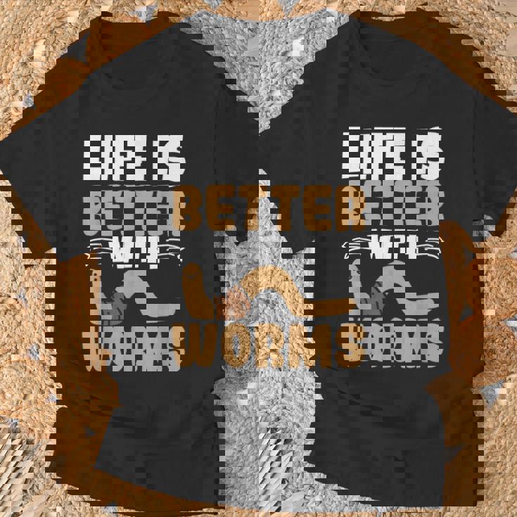 ミミズがいると人生はより良くなる ミミズの養殖 ミミズ ファーマー Tシャツ 高齢者への贈り物