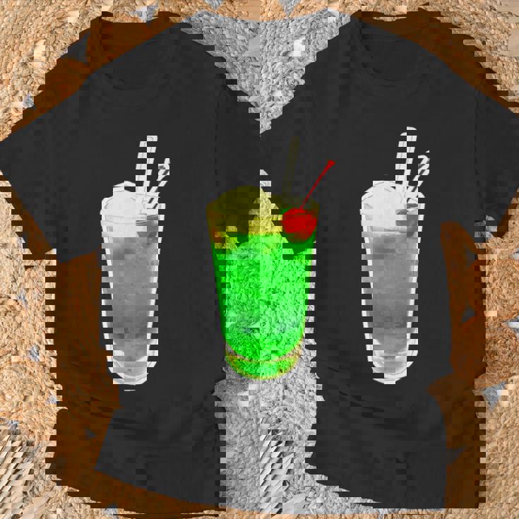 メロンソーダ／クリームソーダ（スイーツ ポップ）夏【サマータイム】昭和レトロ 80S かわいい デザイン Tシャツ 高齢者への贈り物