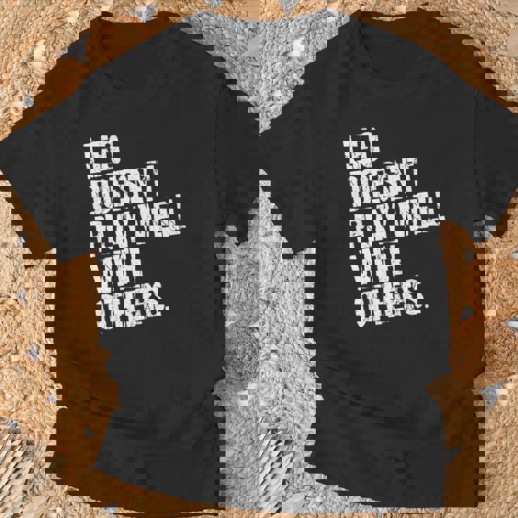 レオは他の人とうまく遊ばない 面白い皮肉 長袖tシャツ Tシャツ 高齢者への贈り物