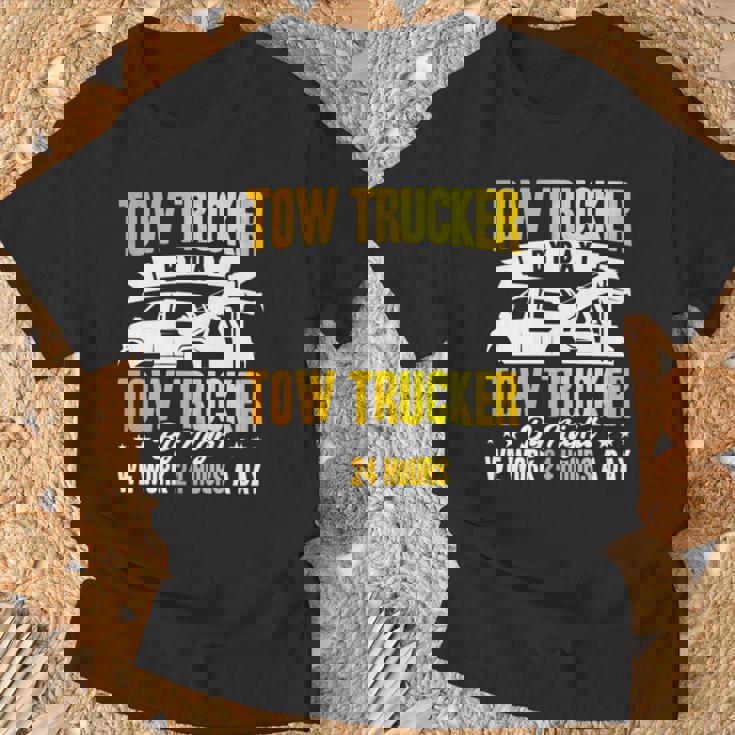 レッカートライバー レッカーは1日24時間作業します。 長袖tシャツ Tシャツ 高齢者への贈り物