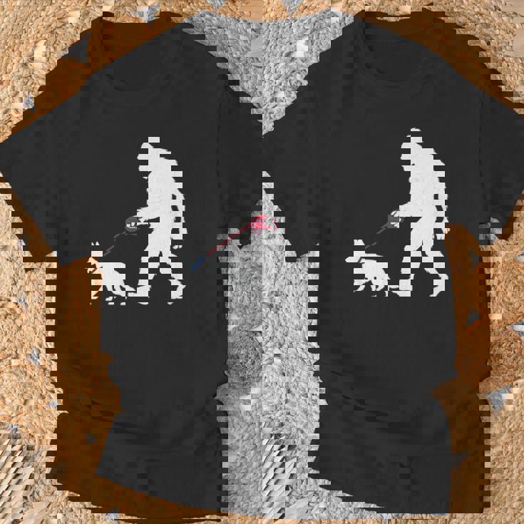 レトロ ビッグフット ウォーキング ジャーマンシェパード 犬 おもしろい サスカッチ 長袖tシャツ Tシャツ 高齢者への贈り物