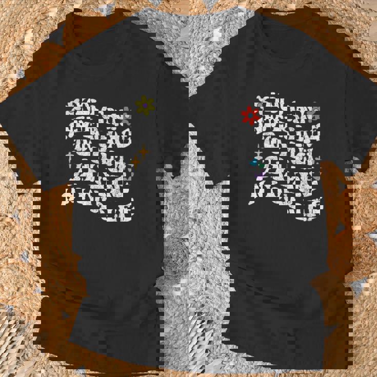 レトロなグルーヴィー。Jailyneを過度に持つことはできません。 Tシャツ 高齢者への贈り物