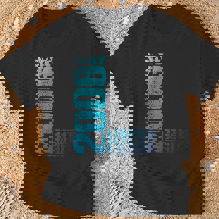 ヴィンテージ2006年5月18歳の男の子の女の子18歳の誕生日 Tシャツ 高齢者への贈り物