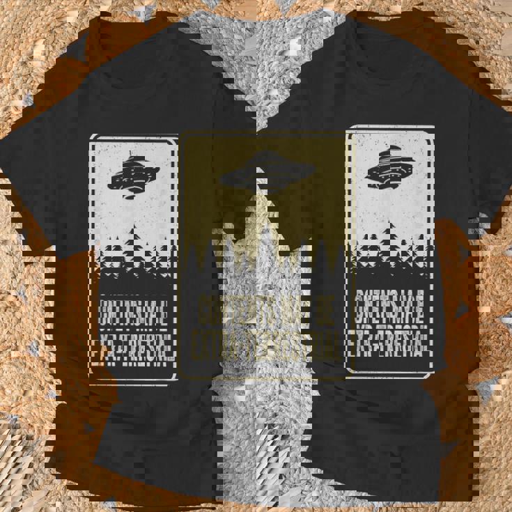 中身は地球外ufo 月曜日 宇宙人宇宙 Tシャツ 高齢者への贈り物