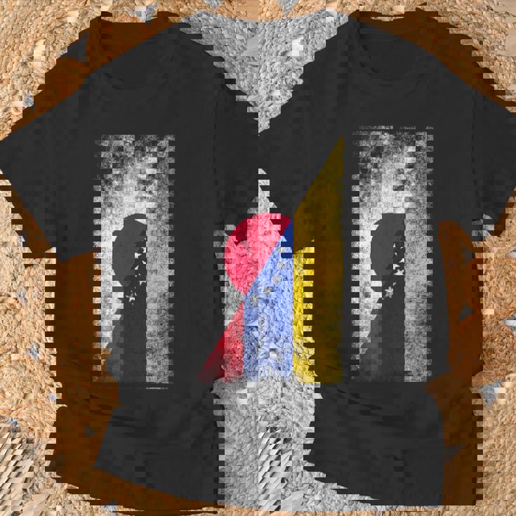 日本ベネズエラ国旗 日本のベネズエラ。 Tシャツ 高齢者への贈り物