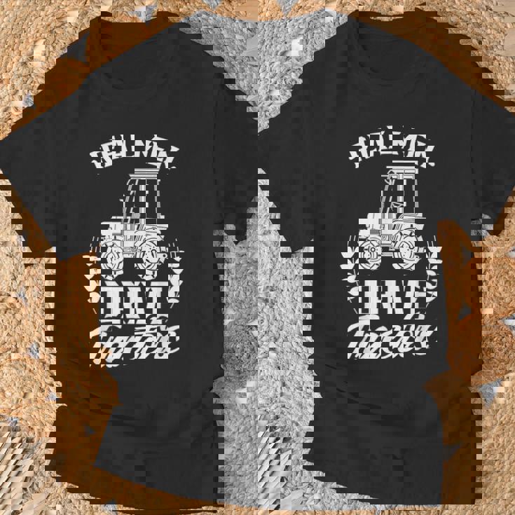 本物の男はトラクターを運転する 農作業 ランチ 農家 ファーム Tシャツ 高齢者への贈り物