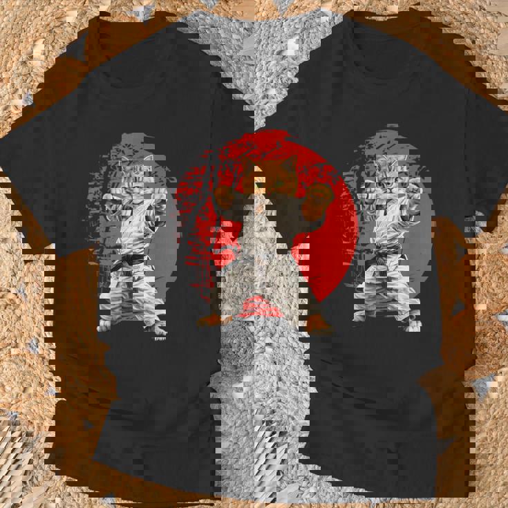 猫 空手 柔道 日本 日没 面白い 空手 猫 Tシャツ 高齢者への贈り物