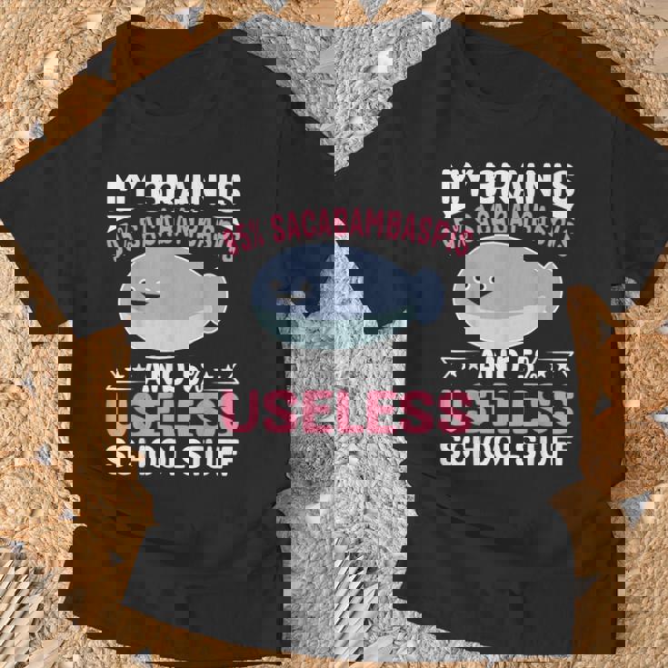 私の脳は95％サカバンバスピスの面白い魚のミーム Tシャツ 高齢者への贈り物