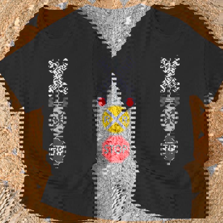 鉄道 踏切 標識 電車 作業員 エンジニア Railfan Tシャツ 高齢者への贈り物
