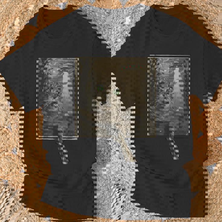 面白いsf自撮り猫とエイリアンビジターの不気味な瞬間。 Tシャツ 高齢者への贈り物