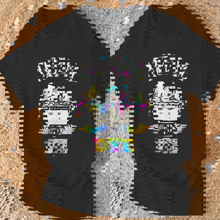 面白いイースターしゃれ。染める準備をする卵狩り。男性、女性、子供用。 Tシャツ 高齢者への贈り物