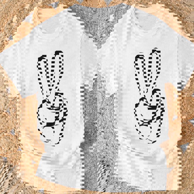 2本指 ピースサイン キュート ビクトリー ハンド ジェスチャー ピースシンボル Tシャツ 高齢者への贈り物