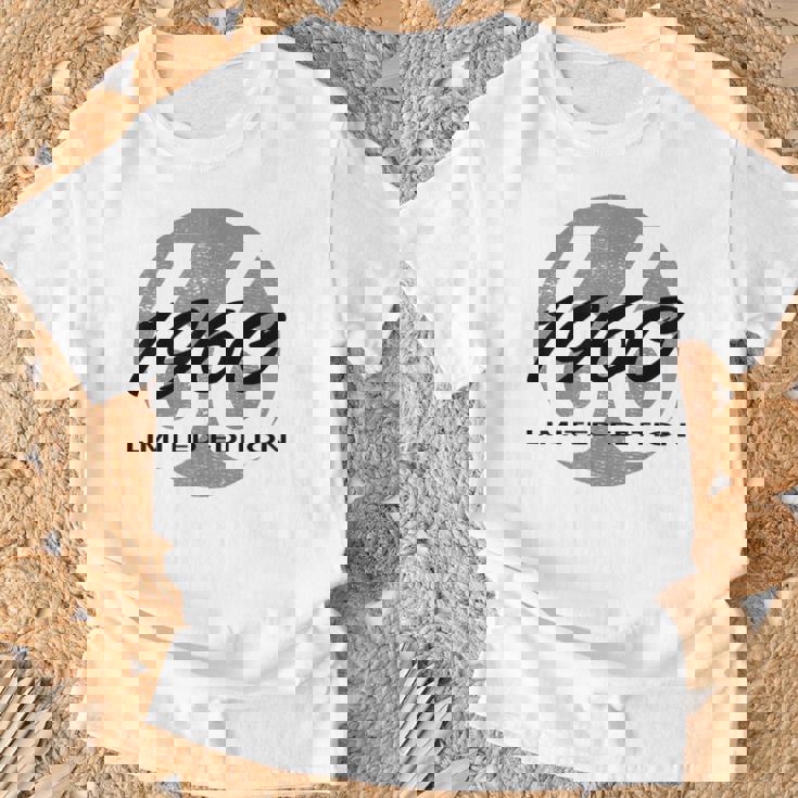 66歳の誕生日 男性 女性 66歳 1960年 面白い ギフト Tシャツ 高齢者への贈り物