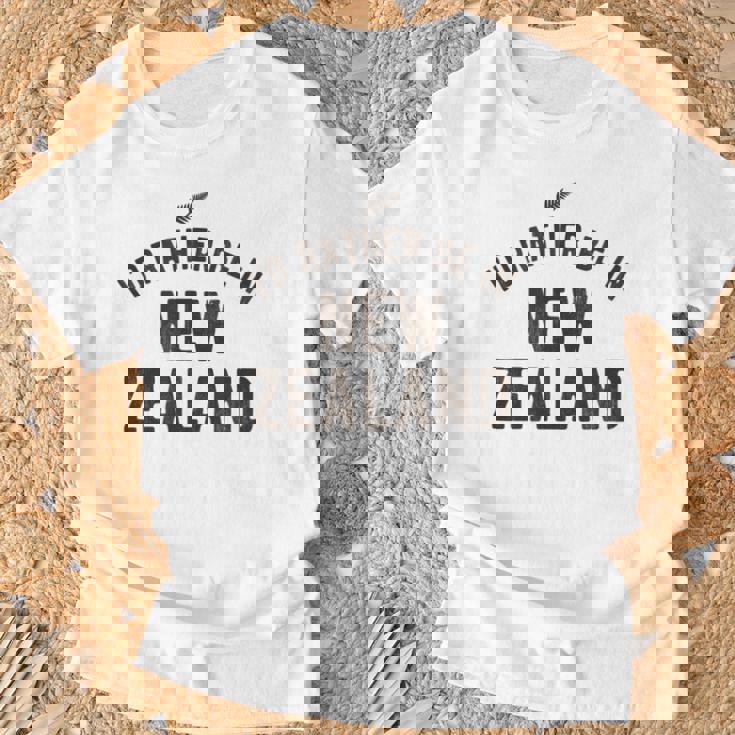 I'd Rather Be In New Zealand Nz Fern Kiwi ギフト Tシャツ 高齢者への贈り物