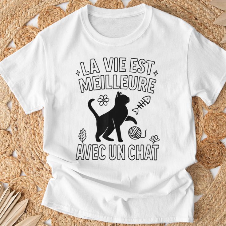 Laie Est Meilleure Avec Un Chat Ideé Chats T-Shirt Cadeaux pour les vieillards