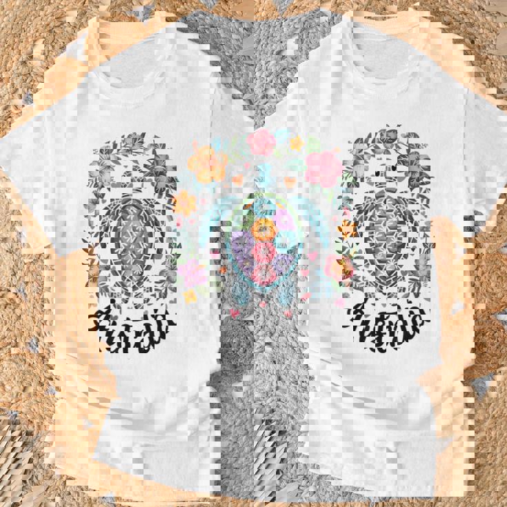 かわいいウミガメオーストラリア、楽しいトロピカルフラワーとハート Tシャツ 高齢者への贈り物