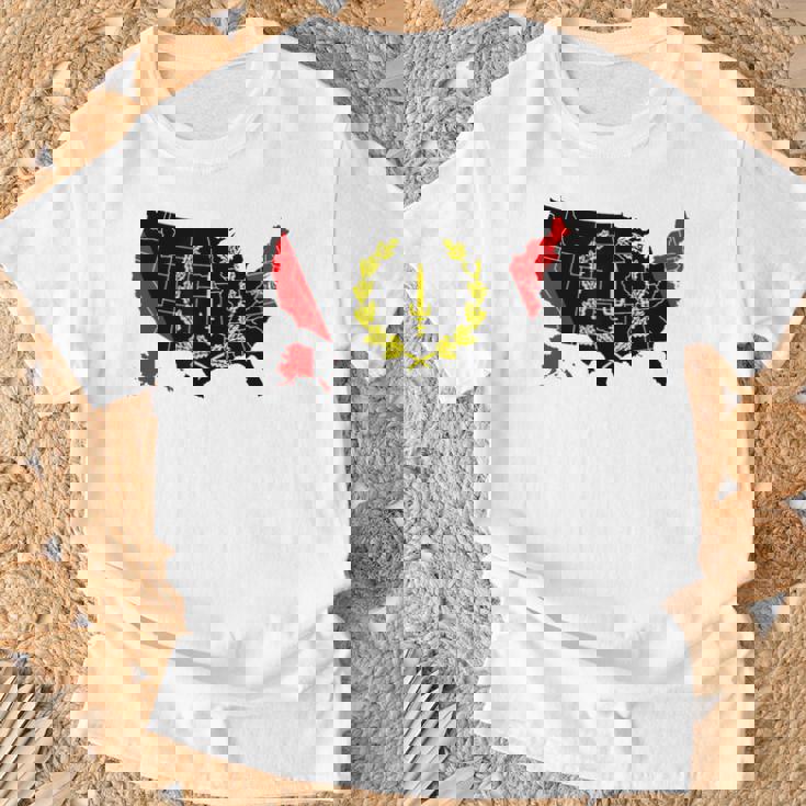 アメリカアフリカ ヘリテージフラッグ アメリカンブラック ヘリテージフラッグ Tシャツ 高齢者への贈り物