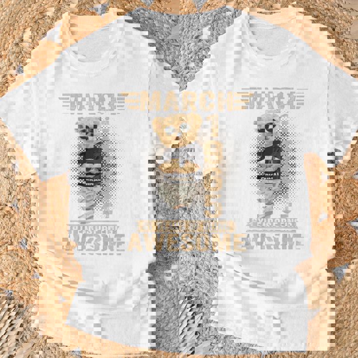 オンバック 3月61日 誕生日 男性 女性 1965年 テディベア Tシャツ 高齢者への贈り物