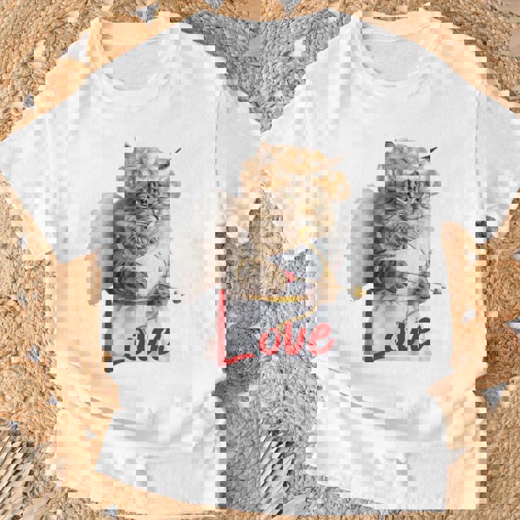 キューピッドコスチュームを着た面白い猫、聖バレンタインの猫の自撮り。 Tシャツ 高齢者への贈り物