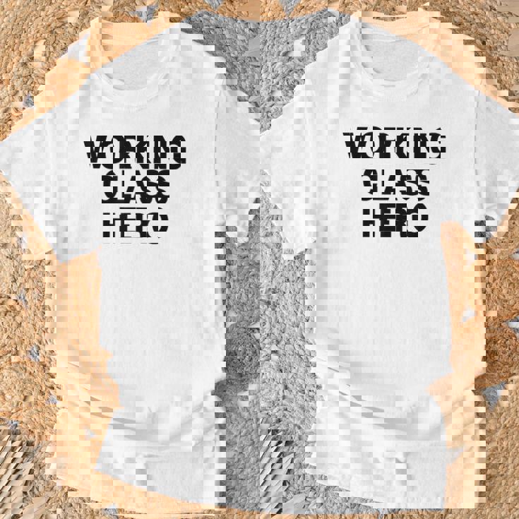 ジョン・ロック平和活動家が着用したワーキングクラスヒーロー。 Tシャツ 高齢者への贈り物