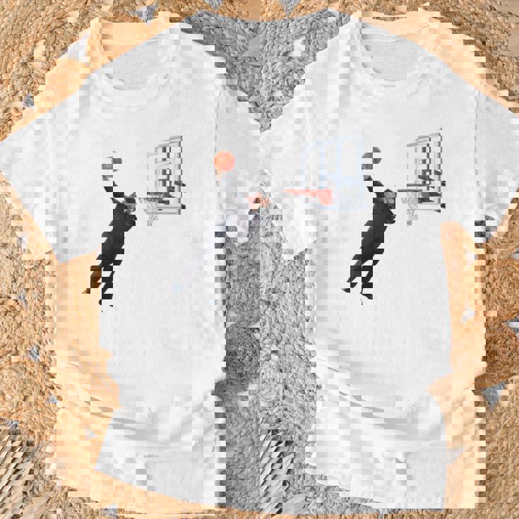 ダンキングダビングキムジョンウン北朝鮮バスケットボール Tシャツ 高齢者への贈り物