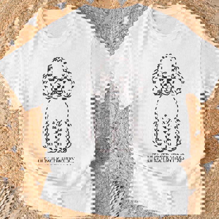 トイ プードル シルエット ラインアート 犬がいると人生はもっと楽しい デザイン Tシャツ 高齢者への贈り物