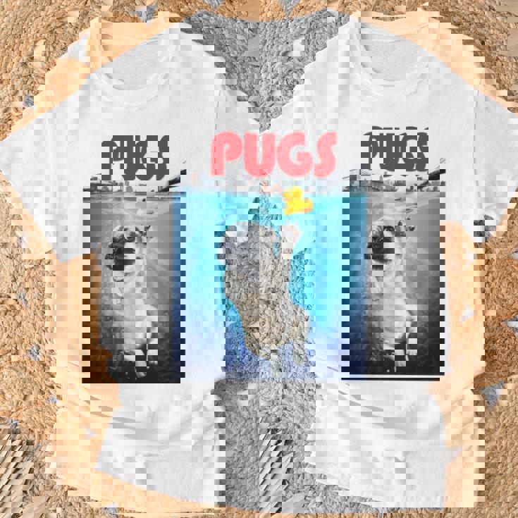 ニューヨーク港でゴム製のアヒルのおもちゃで遊ぶかわいいパグ犬 長袖tシャツ Tシャツ 高齢者への贈り物