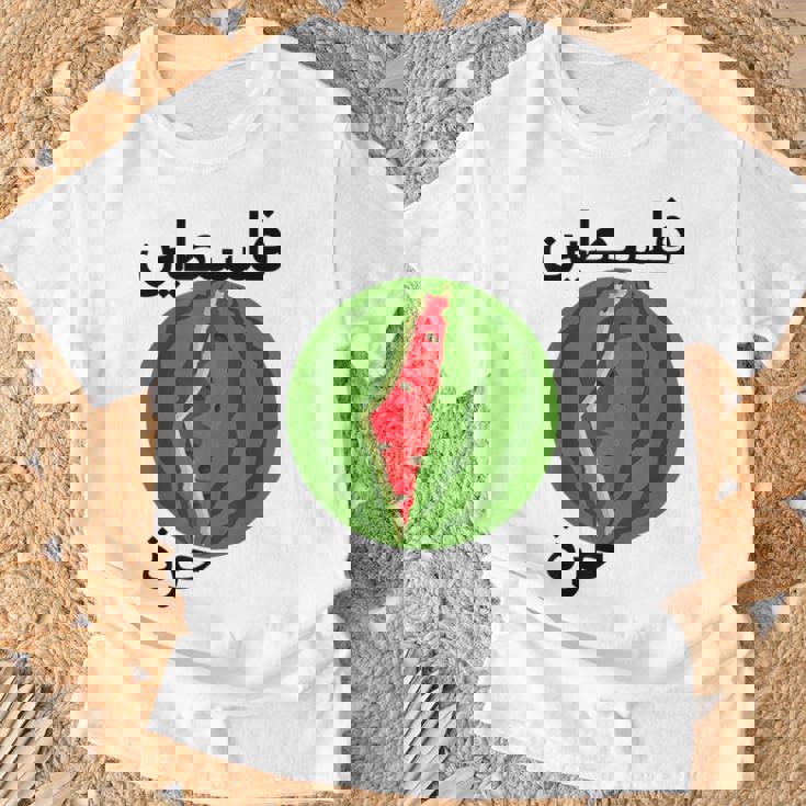 パレスチナ地図スイカアラビア書道 Tシャツ 高齢者への贈り物