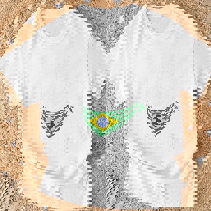 ビンテージ ブラジルの旗 面白い ブラジル 猫 サングラス Tシャツ 高齢者への贈り物