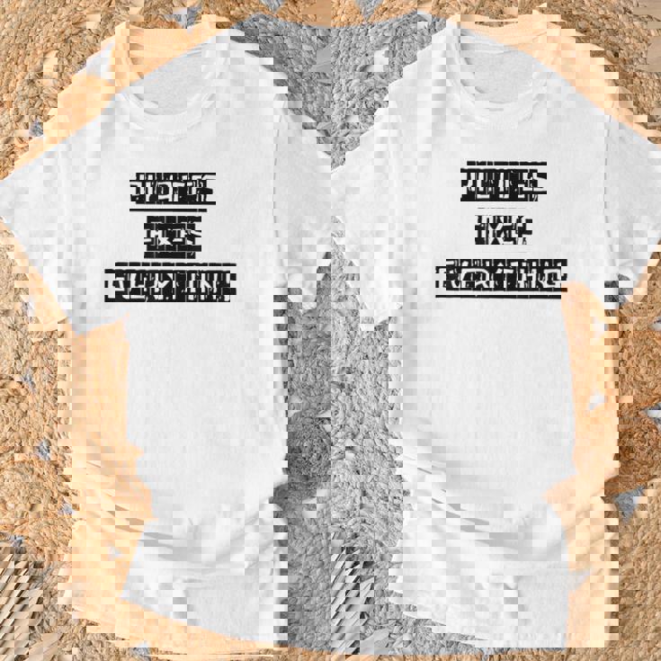 ピラティスは、女性と男性がピラティスを愛するすべてのものを修正します。 Tシャツ 高齢者への贈り物