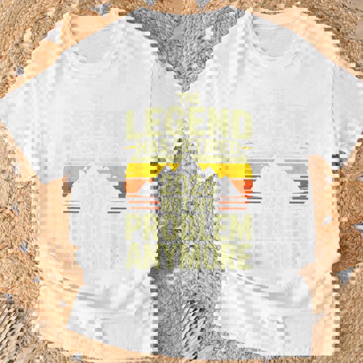 レジェンドが引退した2026年 おかしな退職祝い Tシャツ 高齢者への贈り物