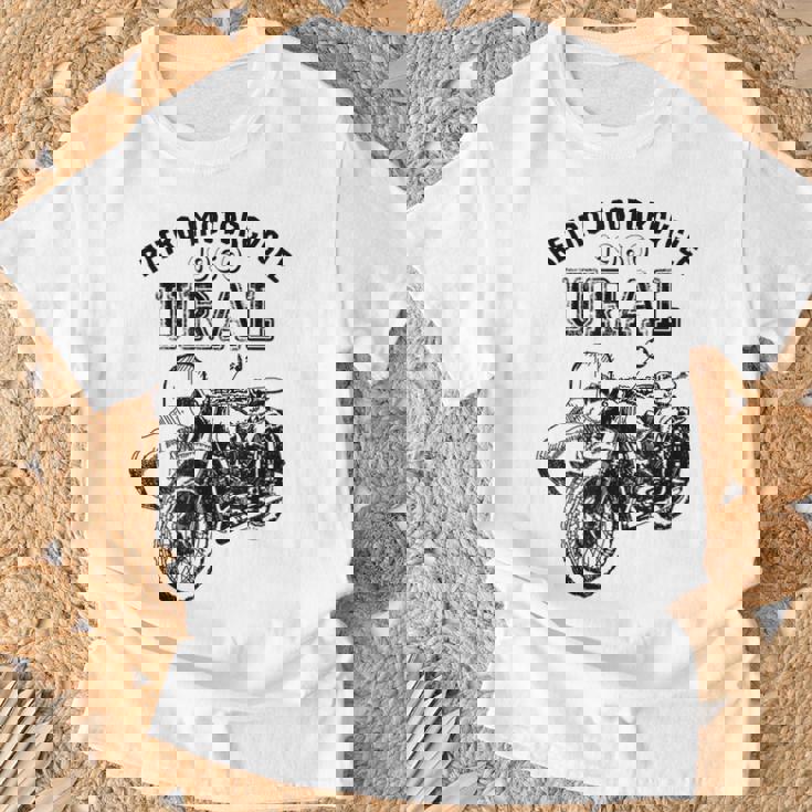 レトロモーターサイクルウラルtシャツ-ヴィンテージサイドカーモーターバイク Tシャツ 高齢者への贈り物