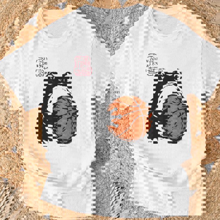 不機嫌そうなカエル 面白い バスケットボール アニメ 日本語 Tシャツ 高齢者への贈り物