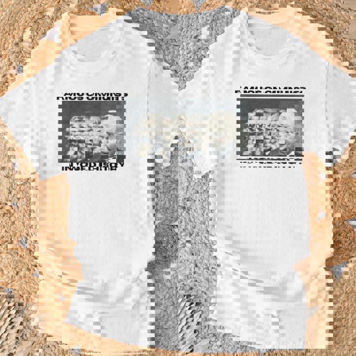 世界史で有名な反バイデン共産主義者 Tシャツ 高齢者への贈り物